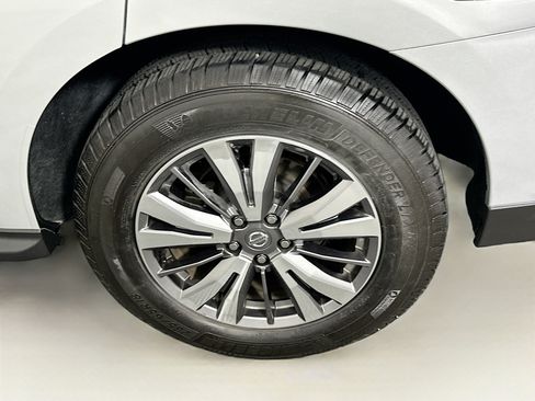 Used 2019 Nissan Pathfinder SL AWD/4WD image 11