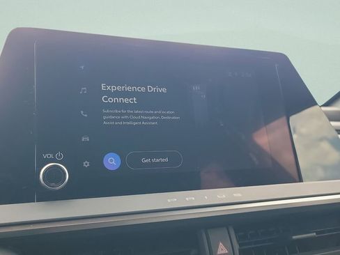 Used 2024 Toyota Prius XLE FWD image 18