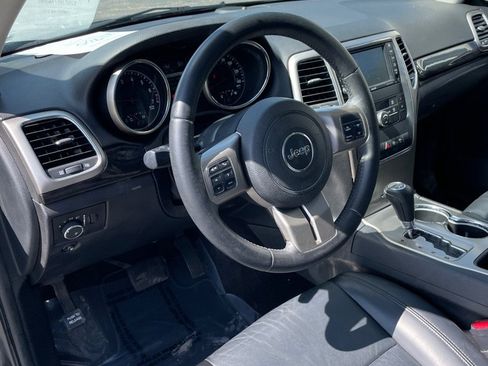 Used 2011 Jeep Grand Cherokee Laredo AWD/4WD image 9