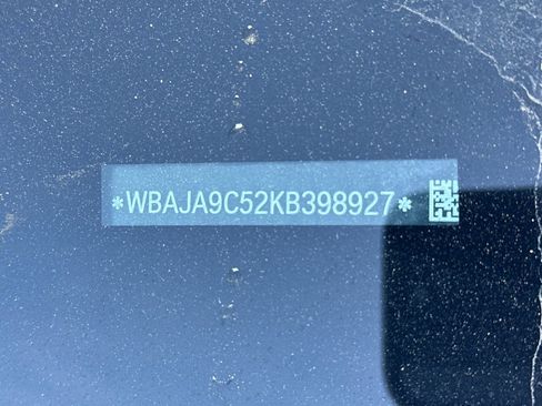 Used 2019 BMW 530e 530e iPerformance w/ Convenience Package image 9