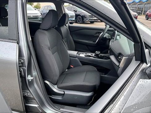 Certified 2025 Nissan Rogue S image 27