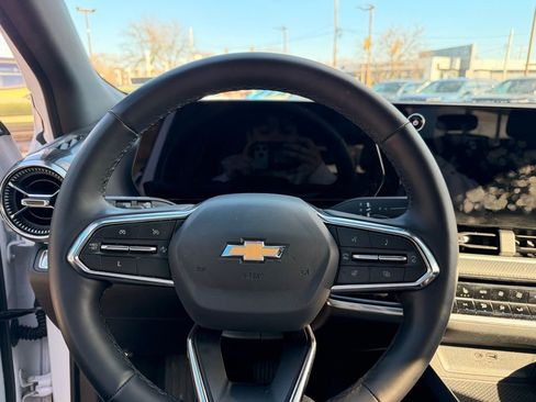 Used 2025 Chevrolet Equinox LT w/ Convenience Package II image 14