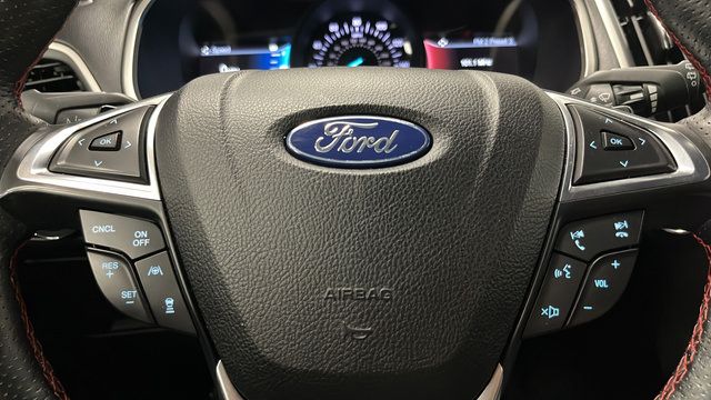 Used 2020 Ford Edge ST-Line w/ Cold Weather Package AWD/4WD image 15