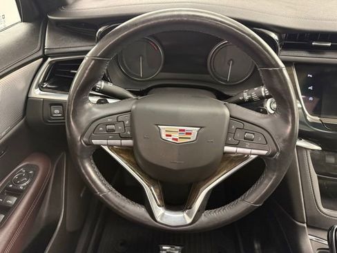 Used 2022 Cadillac XT6 Premium Luxury w/ Technology Package image 18