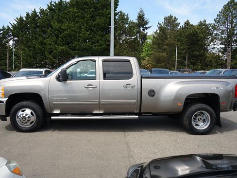 Used 2013 Chevrolet Silverado 3500 LTZ w/ LTZ Plus Package AWD/4WD image 2