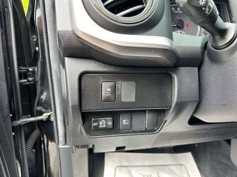 Used 2022 Toyota Tacoma SR5 AWD/4WD image 21