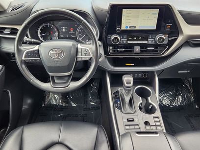 Used 2023 Toyota Highlander XLE