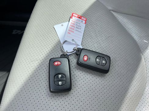 Used 2012 Toyota RAV4 Limited w/ Navigation Value Pkg AWD/4WD image 9
