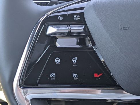 New 2026 Cadillac Vistiq Luxury w/ LPO, Floor Liner Package image 23