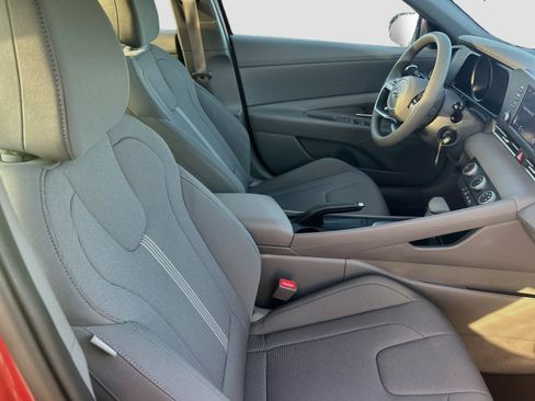 Used 2023 Hyundai Elantra SE FWD image 26