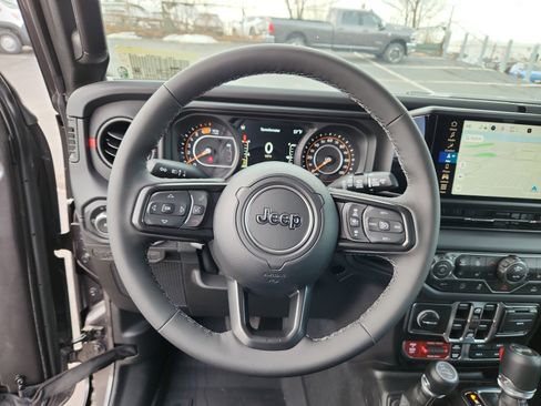 New 2026 Jeep Wrangler Unlimited Rubicon w/ Technology Group AWD/4WD image 10
