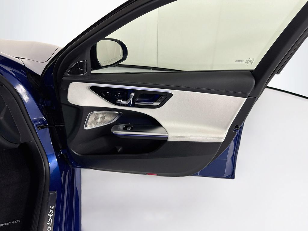 Used 2025 Mercedes-Benz C 300 Sedan image 25