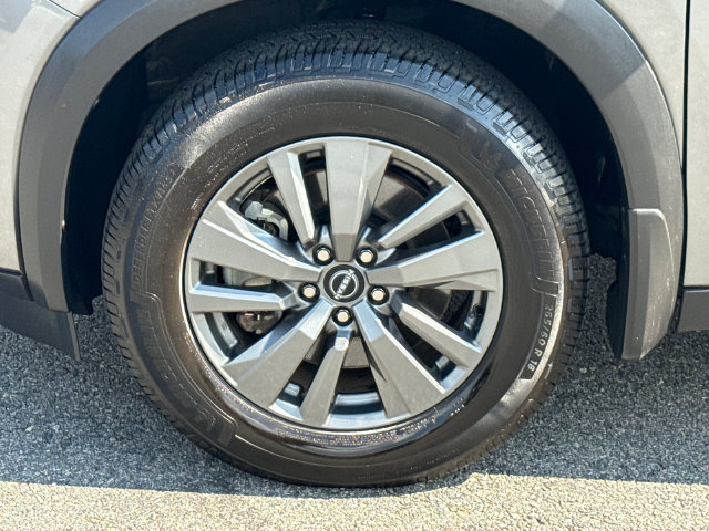 Used 2022 Nissan Pathfinder SV FWD image 11