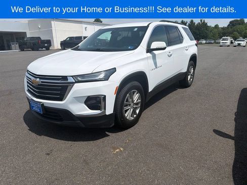 Used 2023 Chevrolet Traverse LT w/ Rear Camera Mirror Package AWD/4WD image 2