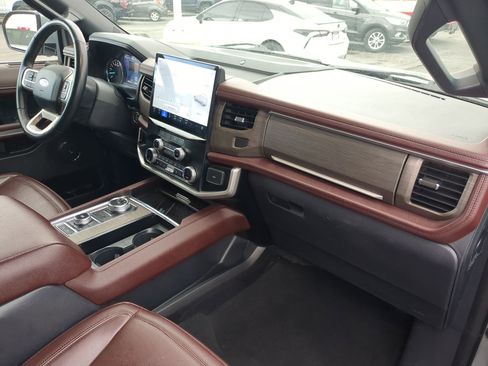 Used 2024 Ford Expedition Max Limited image 35