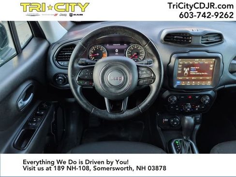 Used 2018 Jeep Renegade Altitude w/ UConnect 8.4 Nav Group image 19