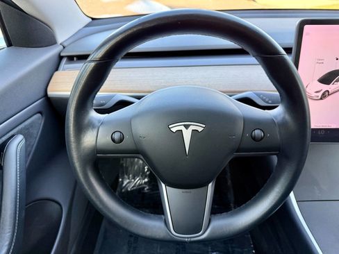 Used 2019 Tesla Model 3 Standard Range Plus image 10