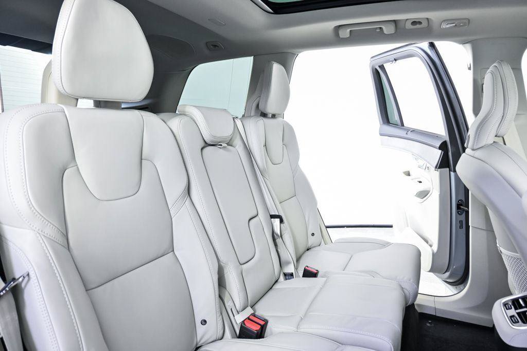 Used 2026 Volvo XC90 B6 Ultra w/ Protection Package AWD/4WD image 23