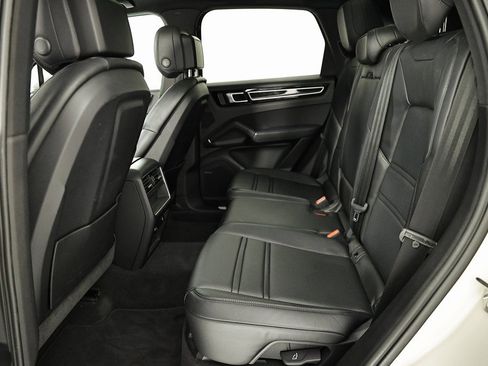 Used 2023 Porsche Cayenne image 26