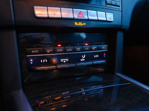 Used 2014 Mercedes-Benz E 350 Sedan w/ Premium 1 Package image 18