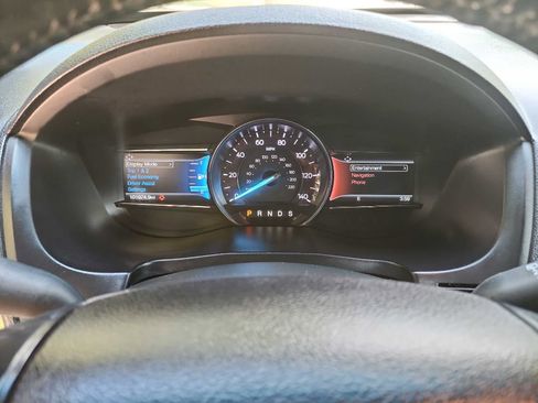 Used 2018 Ford Explorer XLT w/ Equipment Group 202A image 20