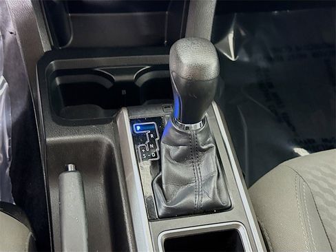 Certified 2022 Toyota Tacoma SR5 image 10