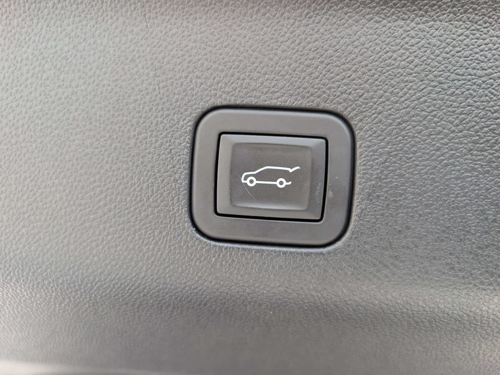 Used 2025 GMC Yukon AT4 Ultimate AWD/4WD image 18