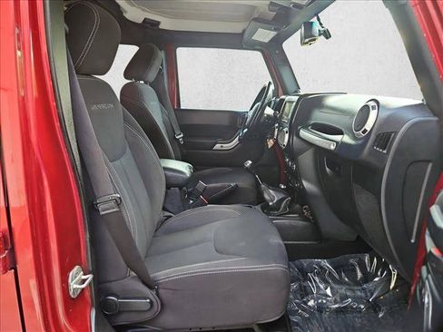 Used 2013 Jeep Wrangler Unlimited Rubicon w/ Connectivity Group AWD/4WD image 20