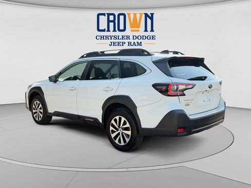 Used 2023 Subaru Outback Premium AWD/4WD image 5