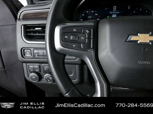 Used 2025 Chevrolet Suburban LT image 10