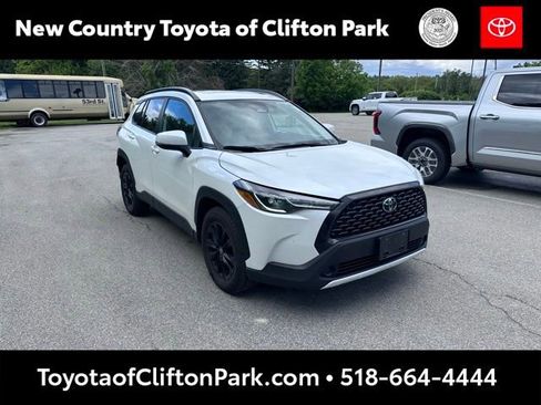 Used 2024 Toyota Corolla Cross LE w/ Moonroof Package AWD/4WD image 1
