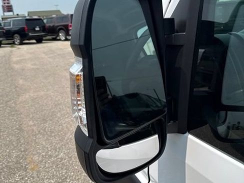 Used 2025 RAM ProMaster 2500 w/ Convenience Group FWD image 10