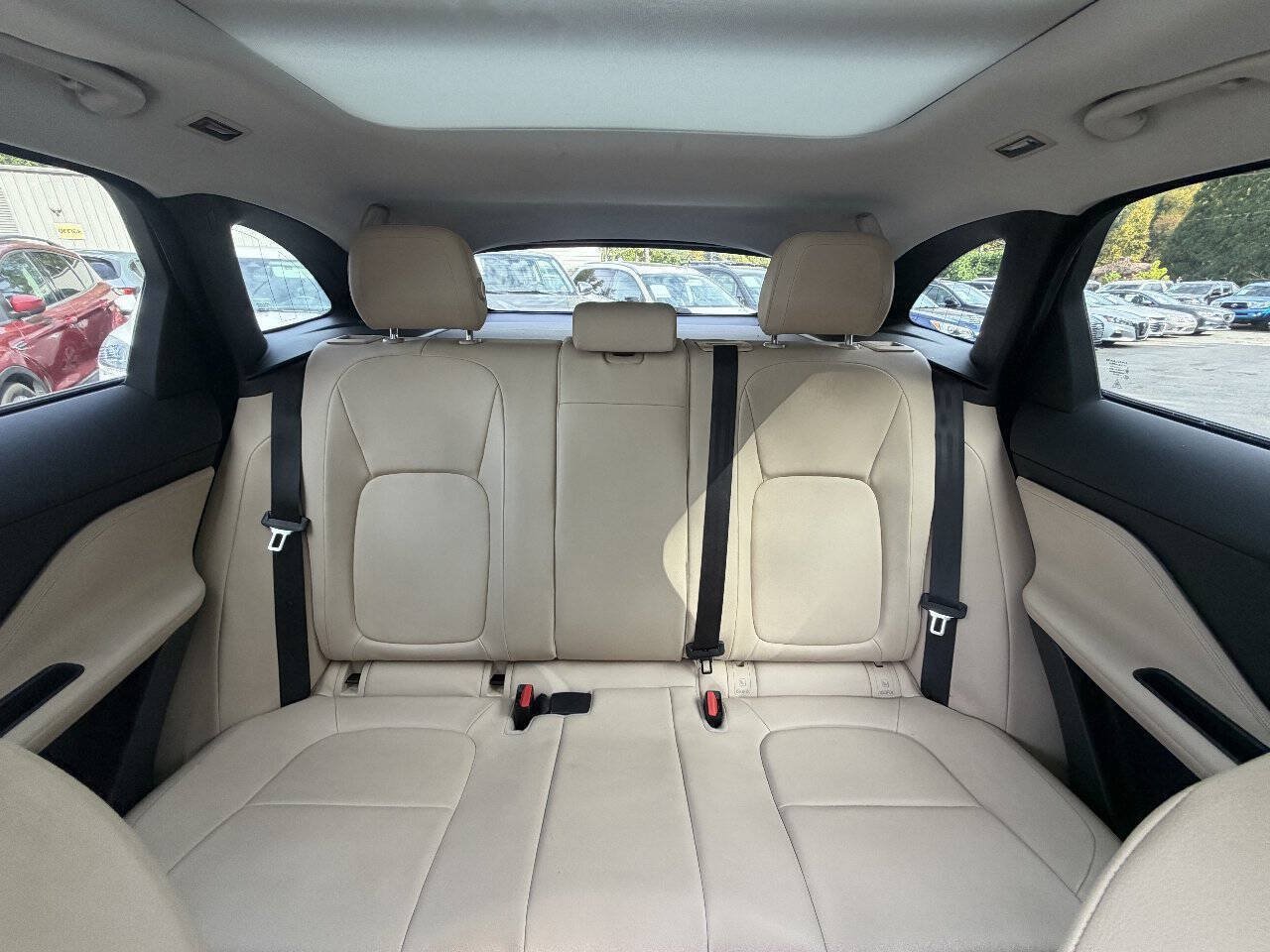 Used 2018 Jaguar F-PACE Premium AWD/4WD image 26