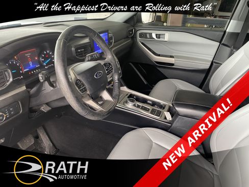 Used 2021 Ford Explorer XLT w/ Equipment Group 202A RWD image 13