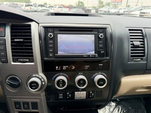 Used 2014 Toyota Sequoia Limited AWD/4WD image 39