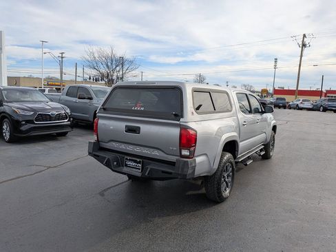 Used 2020 Toyota Tacoma SR5 image 10