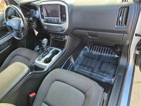 Used 2022 Chevrolet Colorado LT w/ Fleet Safety Package image 21
