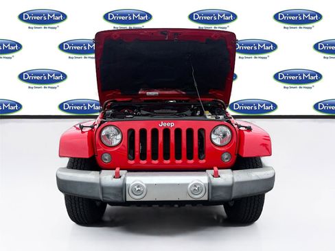 Used 2015 Jeep Wrangler Sahara w/ Connectivity Group AWD/4WD image 29