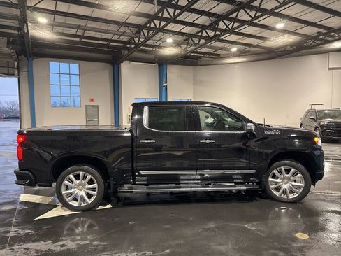 Used 2023 Chevrolet Silverado 1500 High Country w/ High Country Premium Package image 16