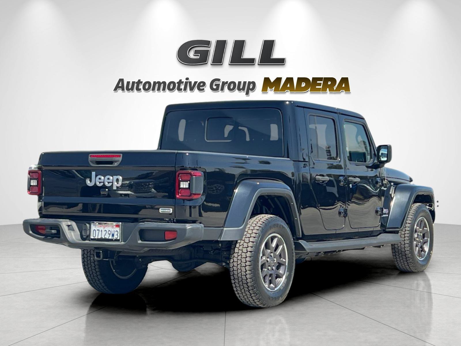 Used 2022 Jeep Gladiator Overland w/ Popular Equipment Package AWD/4WD image 3