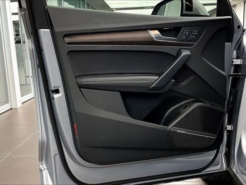 Certified 2025 Audi Q5 2.0T Premium Plus w/ Premium Plus Package image 21