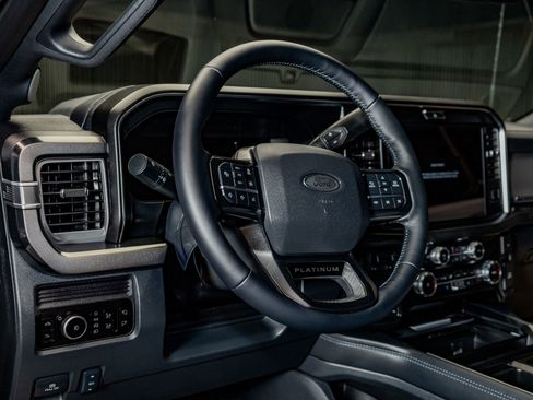 Used 2025 Ford F350 Platinum image 18