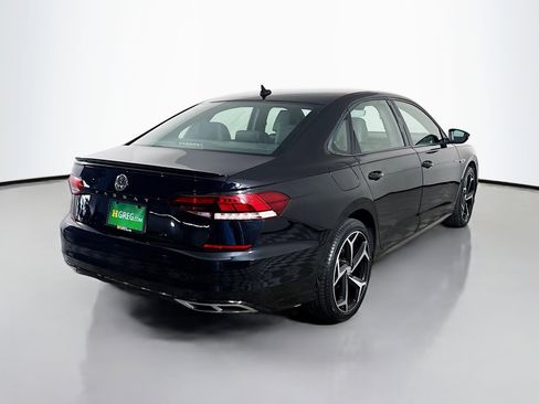 Used 2021 Volkswagen Passat 2.0T R-Line image 10
