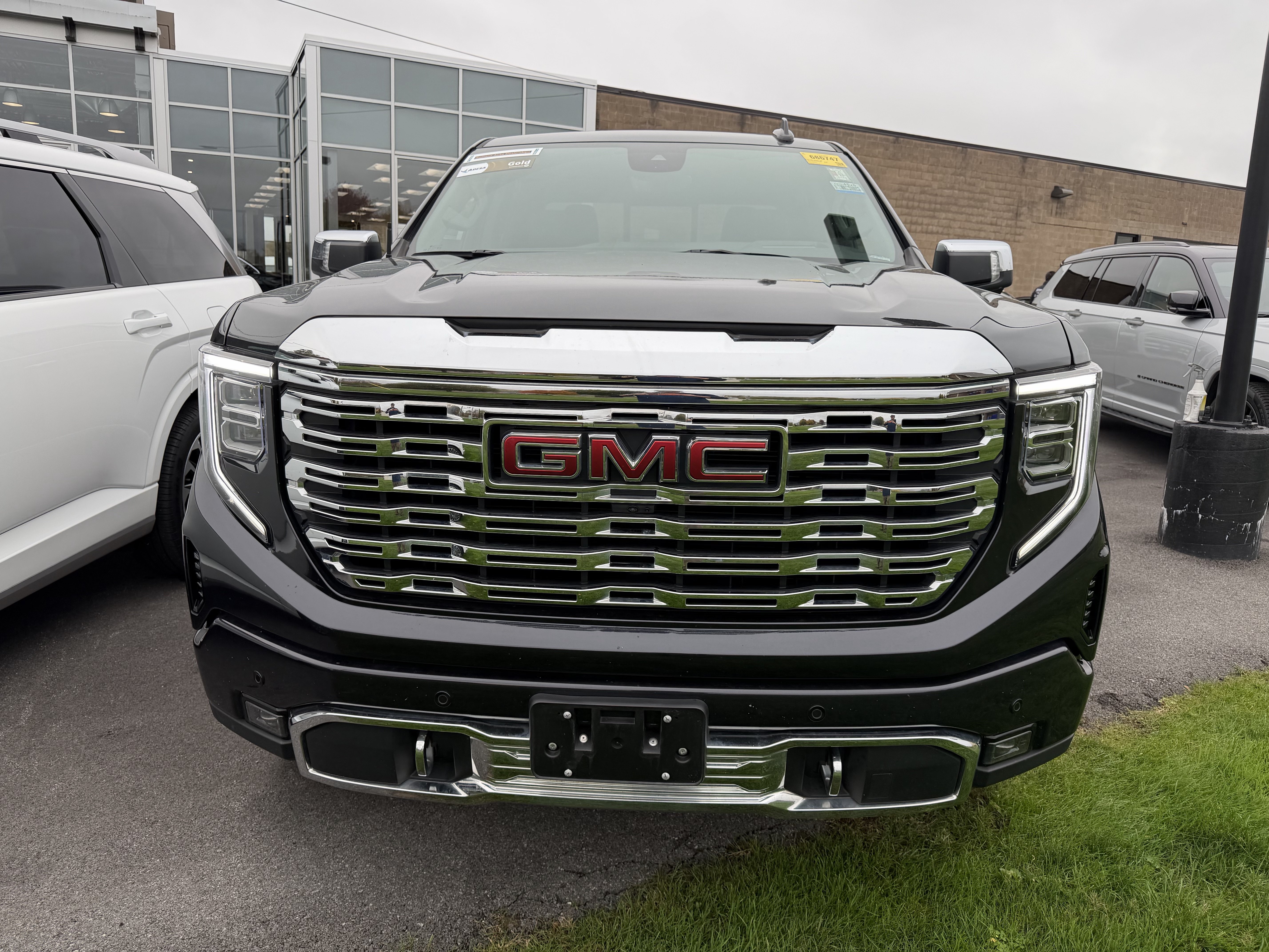 Used 2026 GMC Sierra 1500 Denali AWD/4WD image 4