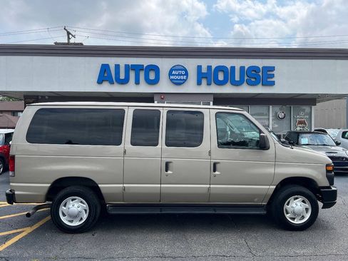 Used 2013 Ford E-350 and Econoline 350 XL RWD image 9