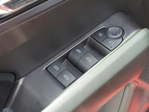 Used 2024 Chevrolet Colorado LT w/ LT Convenience Package II RWD image 9