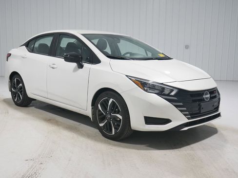Used 2024 Nissan Versa SR w/ Electronics Package image 3