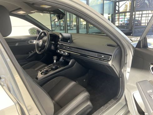 Used 2025 Honda Civic Sport image 32