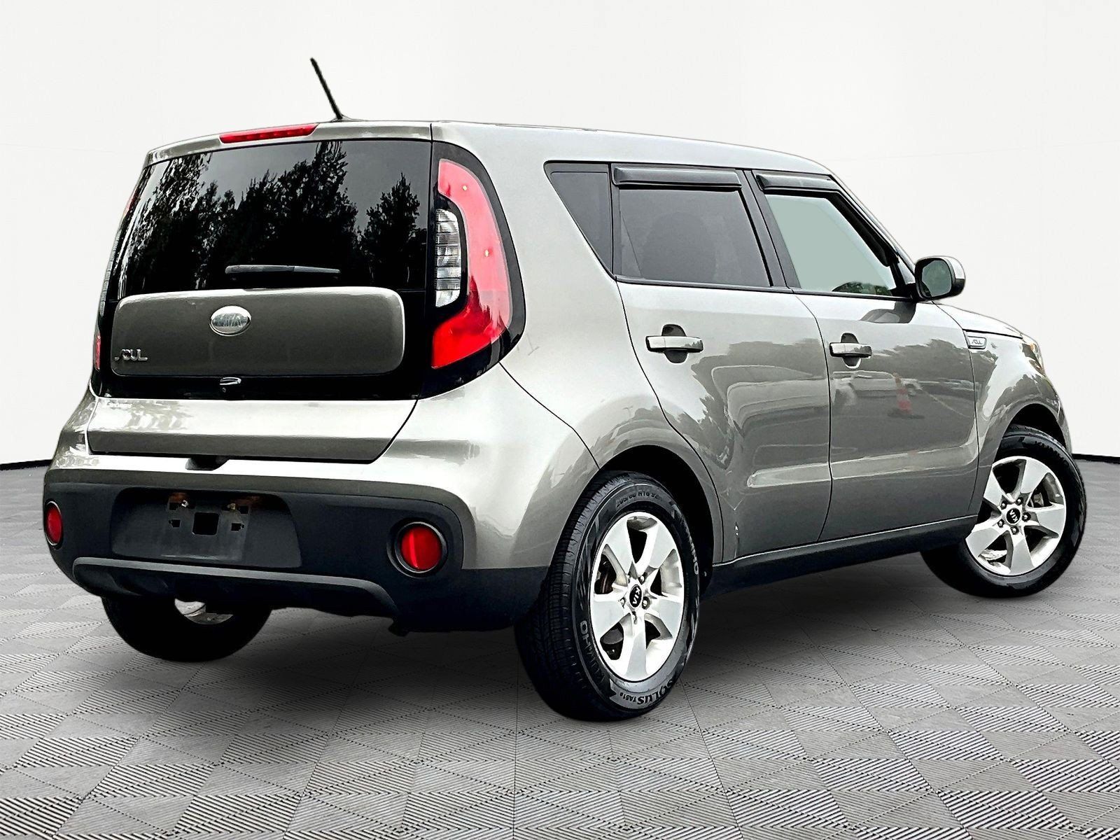 Used 2019 Kia Soul FWD image 6