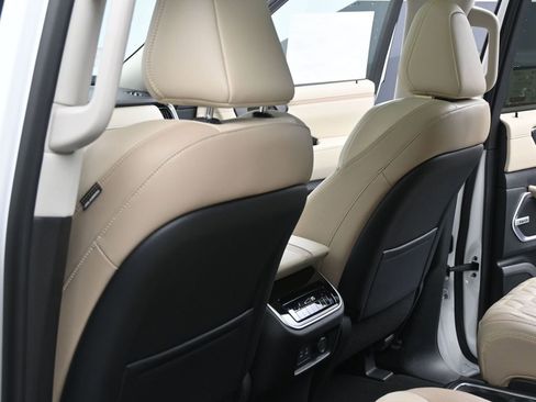 New 2026 Nissan Armada Platinum image 19